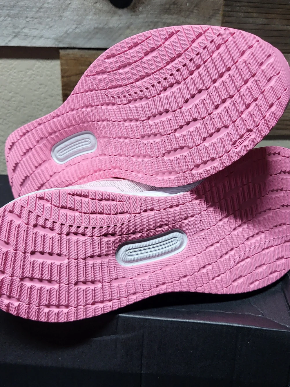 *NEW* Adidas Runfalcon 5 J Sandy Pink IE0528 -Size 7 Women's Size 8 w/Tags & Box